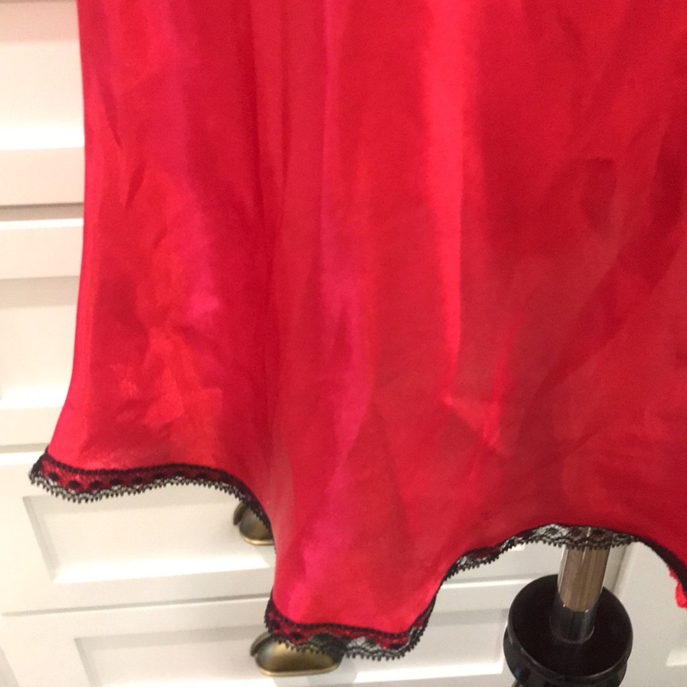 Vintage Lingerie Gown Womens Medium Red Satin Chemise Lace Romantic Silky - Picture 4 of 8